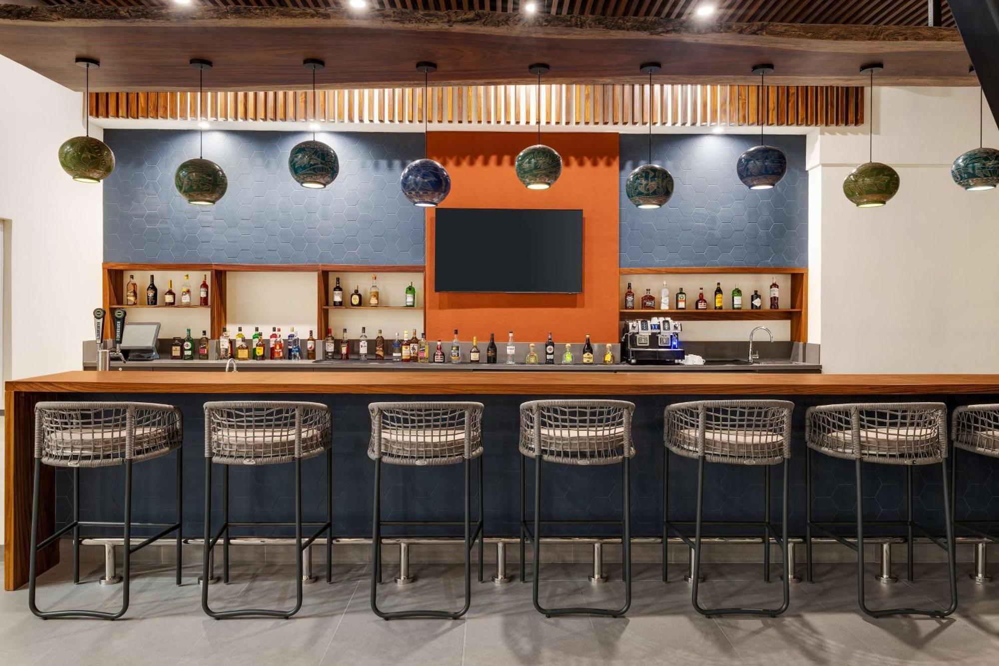 Отель Hampton By Hilton Guanacaste Airport Либерия Экстерьер фото